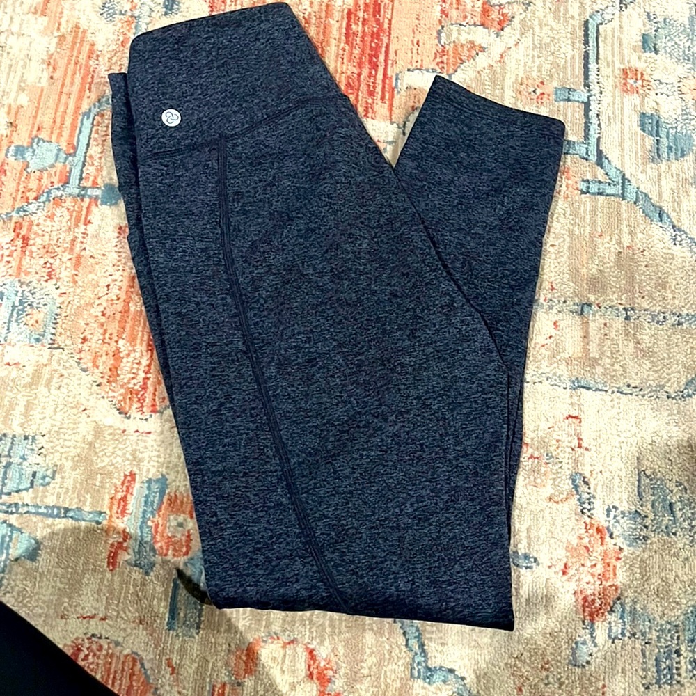 Zella 7/8 leggings - never worn- size small; high waist - navy/charcoal